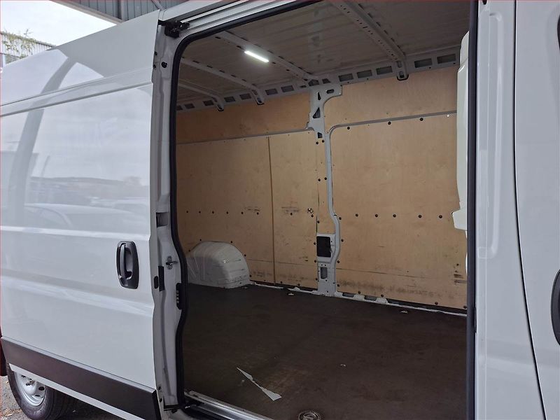 Citroën Jumper (2022) 2.2 BlueHDi, L3H2, 13m3, 1.0t - fotka 13 z 17