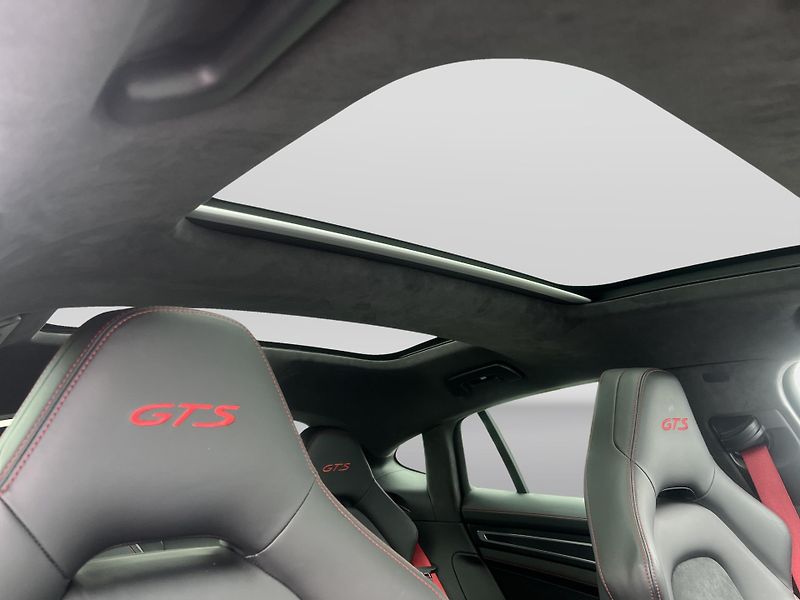 Porsche Panamera (2019) GTS - fotka 25 z 30