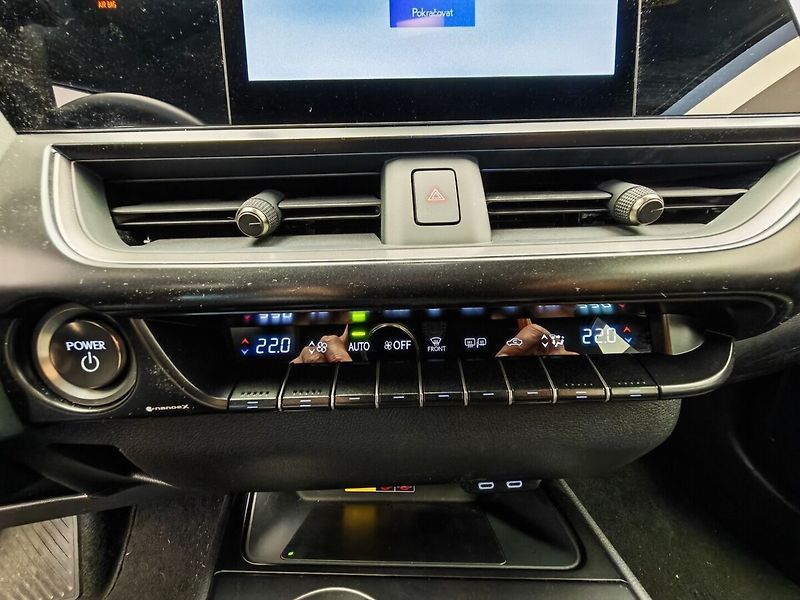 Lexus UX 250h 250h 2WD F Sport Design - fotka 36 z 43