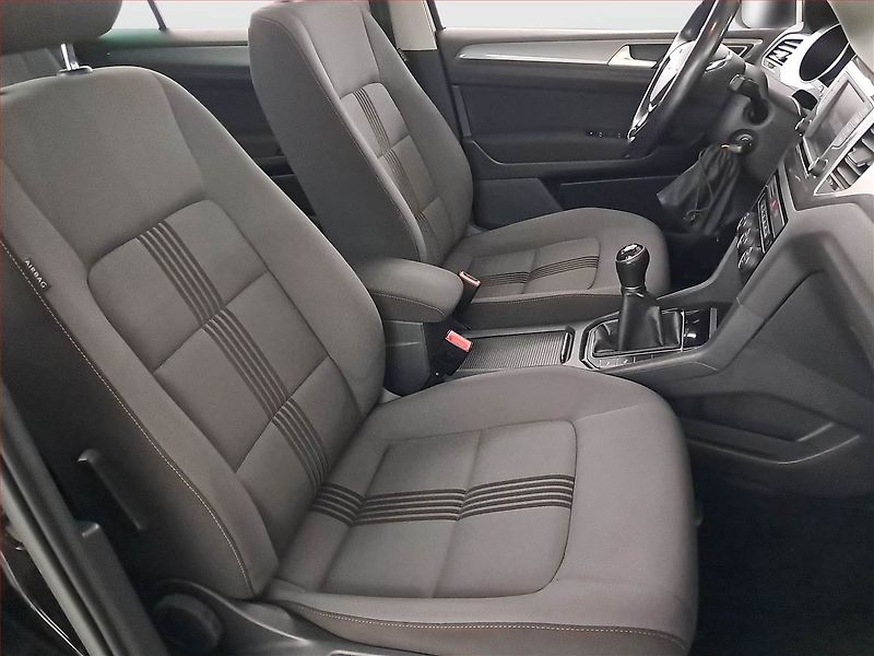Volkswagen Golf Sportsvan (2016) 1.2 TSI, Tempomat - fotka 9 z 19