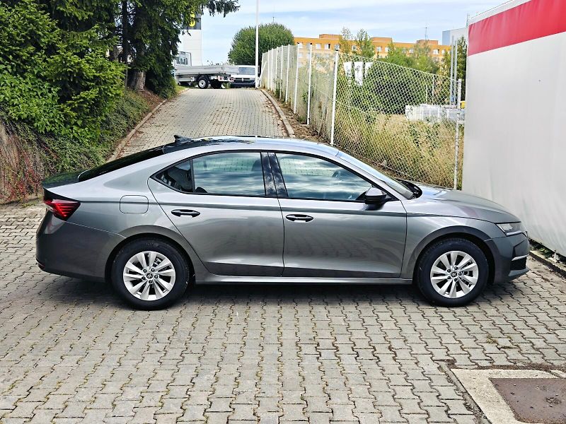 Škoda Octavia (2025) 1,5 TSI 110 kW Selection - fotka 38 z 40