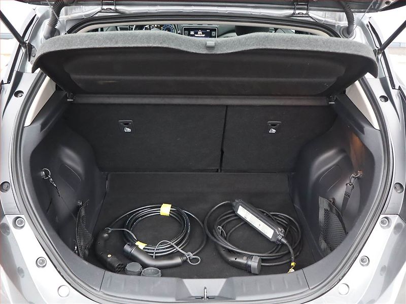 Nissan Leaf (2022) 40 kWh, SoH 90%, Automat - fotka 14 z 20