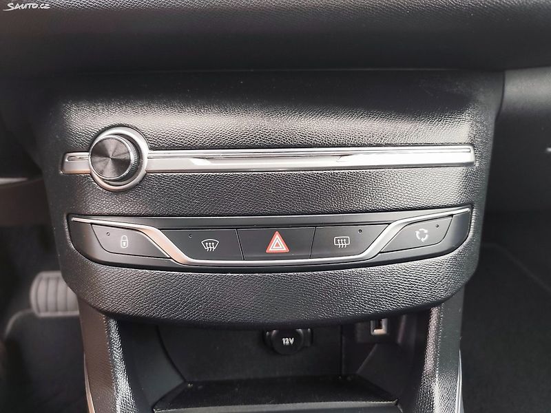 Peugeot 308 (2018) - fotka 36 z 44