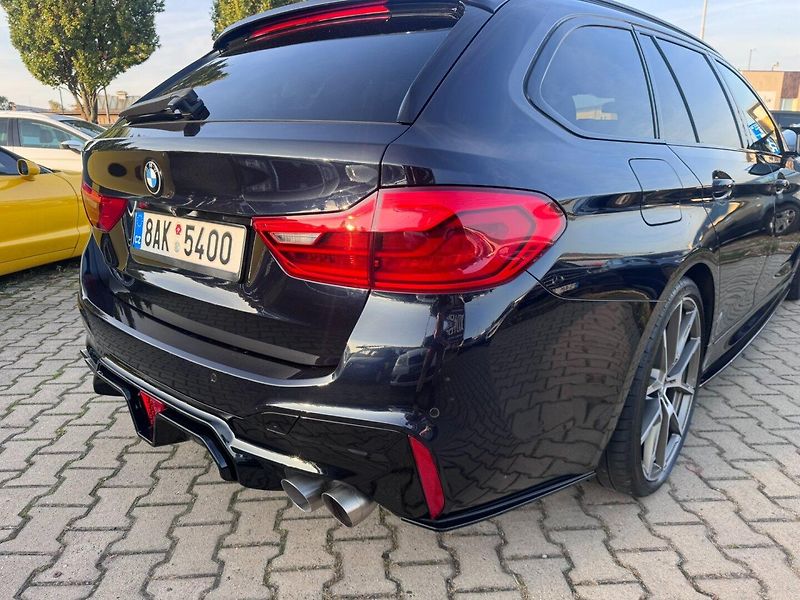 BMW Řada 5 (2018) 540i G31 3,0 250KW MPACKET 4X4 - fotka 11 z 50