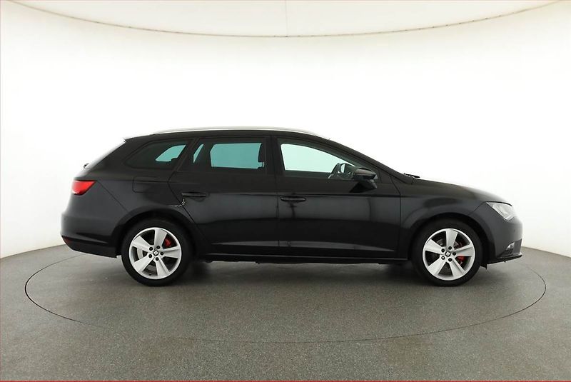 Seat Leon (2014) 1.6 TDI, Navi, Tempomat - fotka 6 z 14