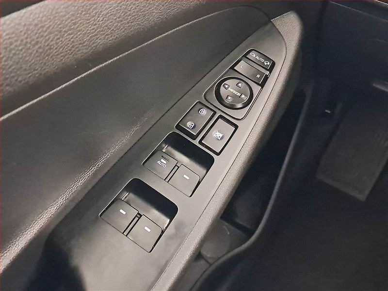 Hyundai Tucson (2018) 1.7 CRDi, Serv.kniha, Navi - fotka 19 z 22