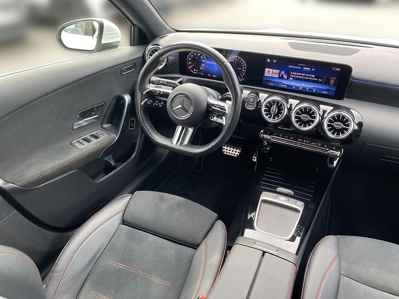 Mercedes-Benz Třídy A A 250e AMG - fotka 10 z 26