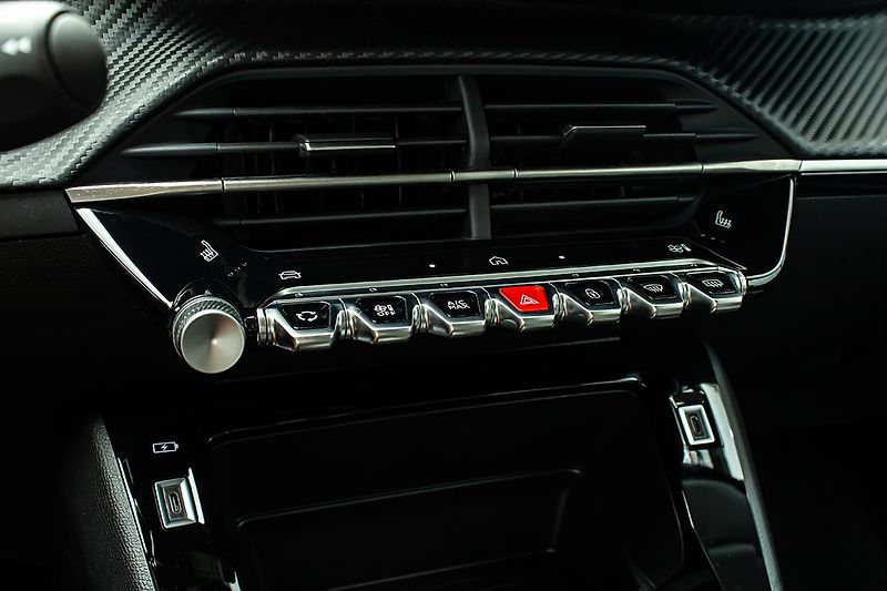 Peugeot 208 (2026) ALLURE Elektromotor 100 - fotka 15 z 19