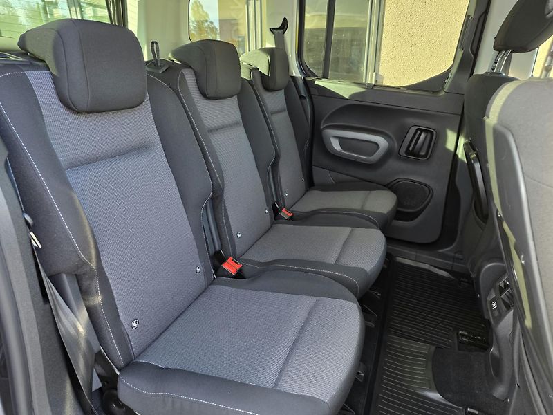 Toyota ProAce City Verso 1.2-TOP STAV-PANORAMA-KAMERA - fotka 18 z 21