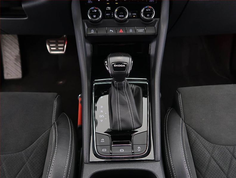Škoda Kodiaq (2022) Sportline 1.5 TSI, digi klima - fotka 13 z 27