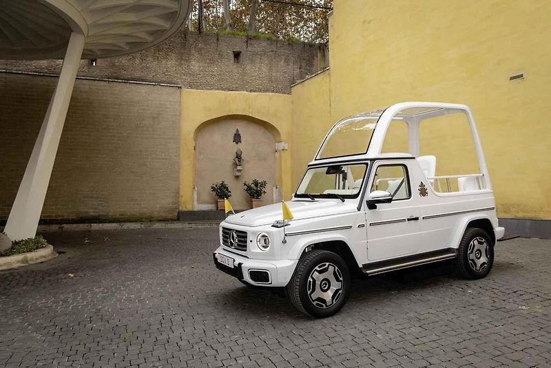 Nový papamobil Mercedes třídy G pro papeže Františka