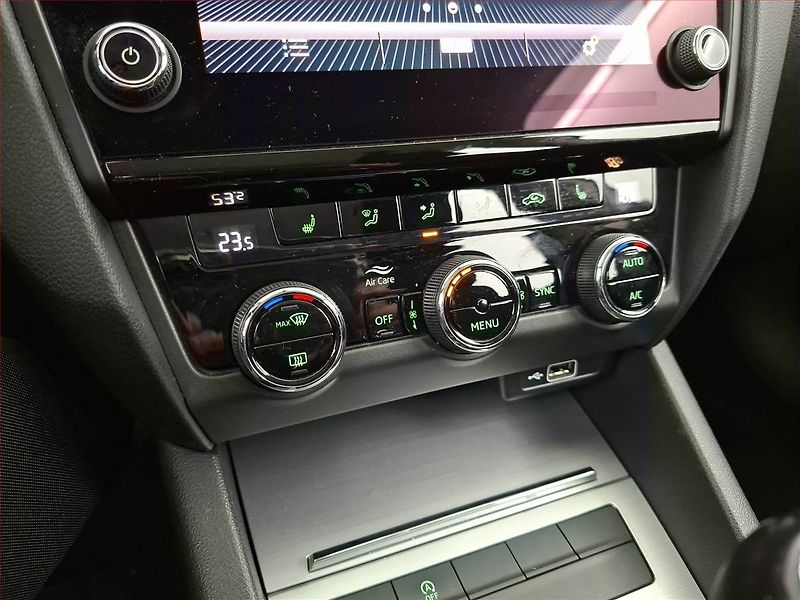 Škoda Octavia (2019) Ambition 1.6 TDI, ČR,1.maj - fotka 15 z 19