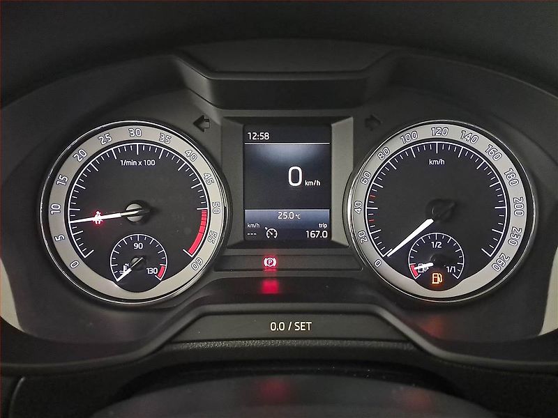 Škoda Octavia (2020) 1.6 TDI, Tempomat - fotka 11 z 16