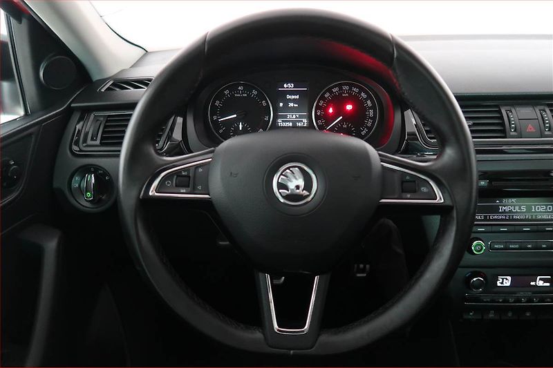 Škoda Rapid (2015) Spaceback 1.2 TSI, Tempomat - fotka 15 z 18