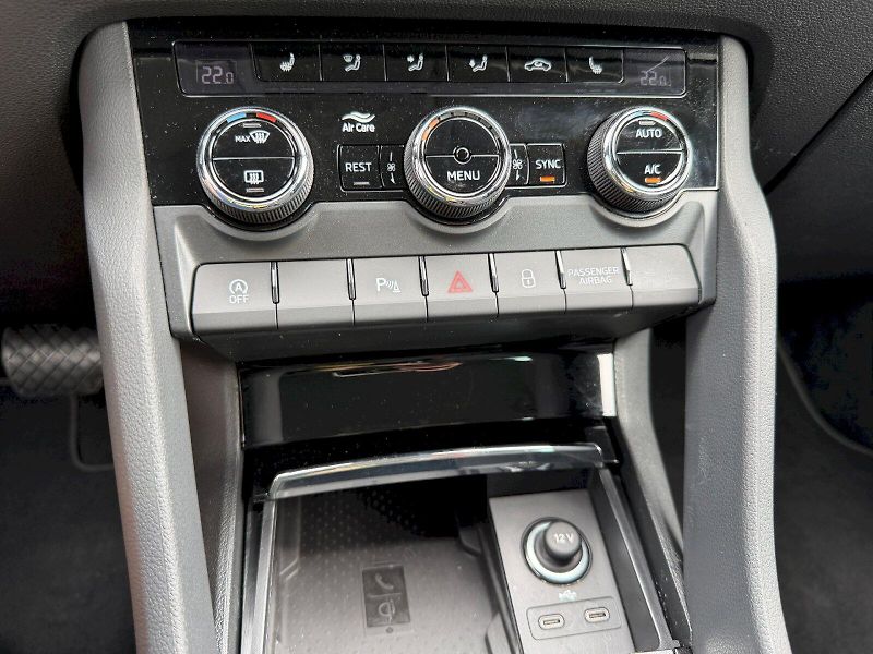 Škoda Kodiaq (2022) 2.0TSI 140kW DSG 4x4 STYLE BUS - fotka 27 z 35