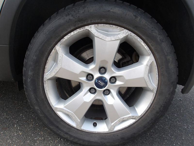 Ford Kuga 2,0TDCi 100 kW ! TITANIUM ! - fotka 28 z 29
