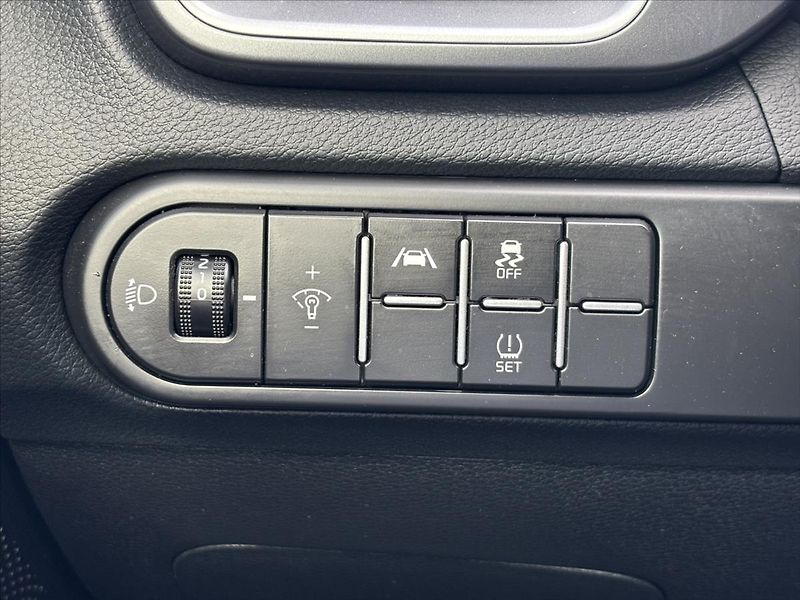 Kia Ceed 1,0 TGDi SPIN ZÁRUKA CARPLAY - fotka 29 z 36
