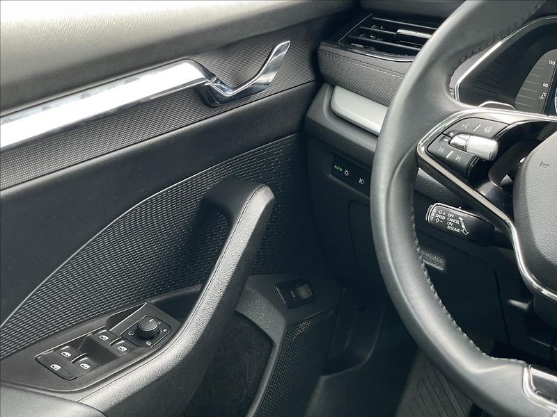 Škoda Octavia 2,0 TDI DSG Style MatrixLED - fotka 13 z 22