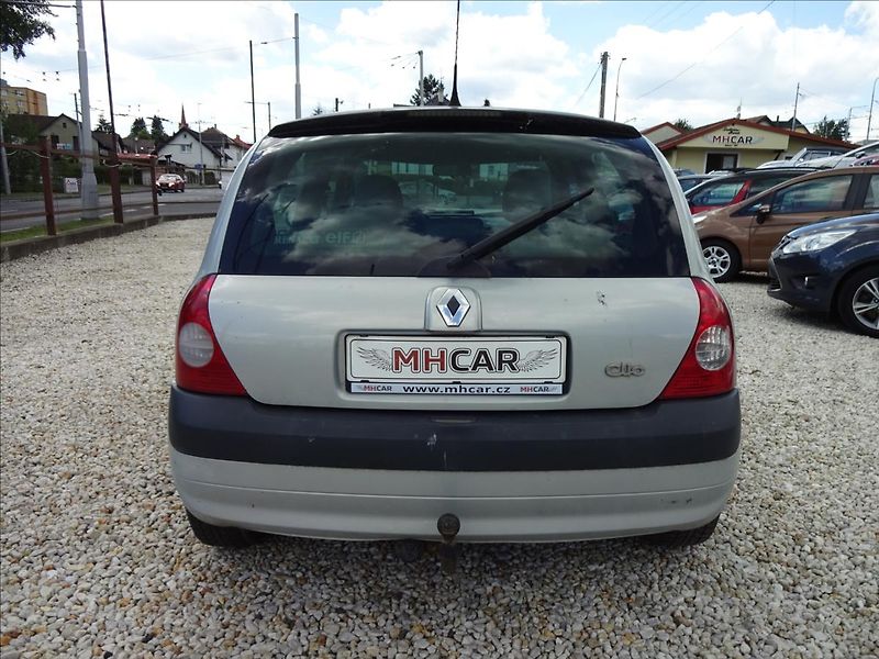 Renault Clio 1,2i - fotka 5 z 32
