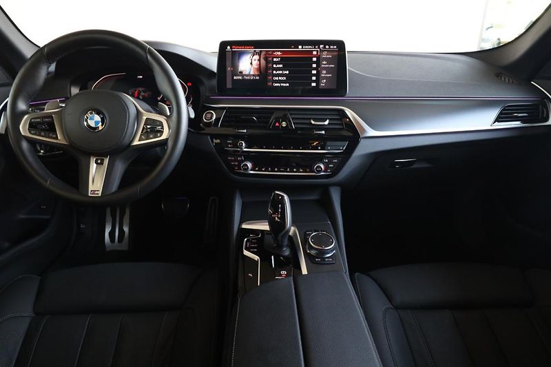 BMW Řada 5 530d xDrive Sedan - fotka 5 z 22