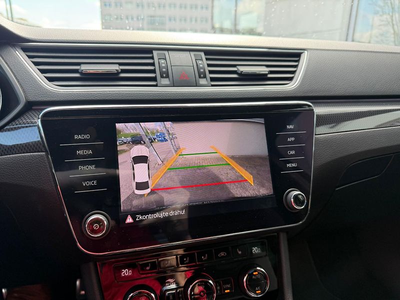 Škoda Superb Sportline2.0 TSI 162kw DSG - fotka 13 z 24