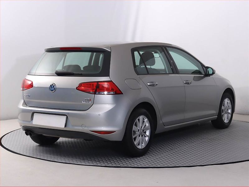 Volkswagen Golf (2015) Comfortline 1.4 TSI - fotka 5 z 19