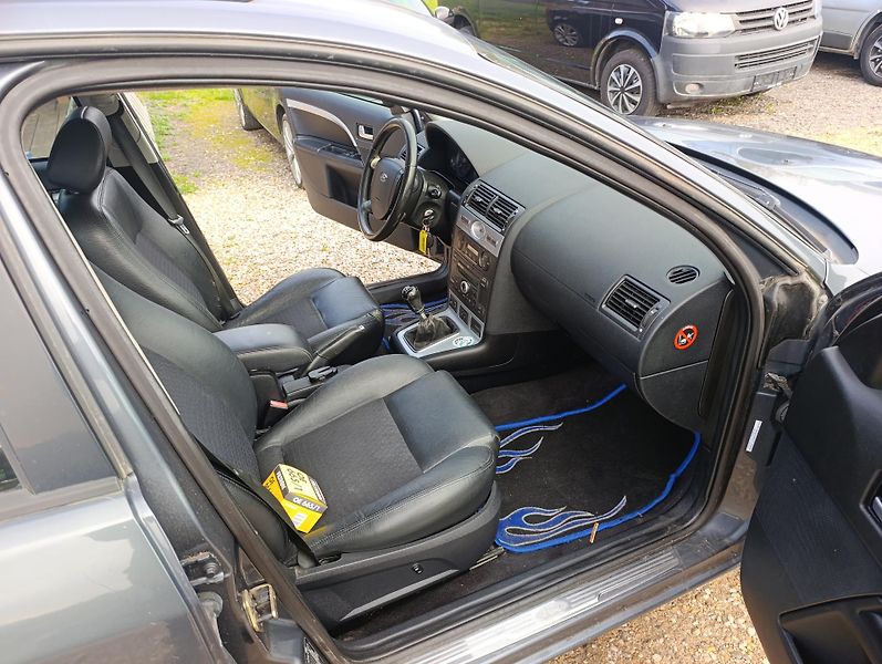 Ford Mondeo (2006) 2.0 TDCi - fotka 11 z 13