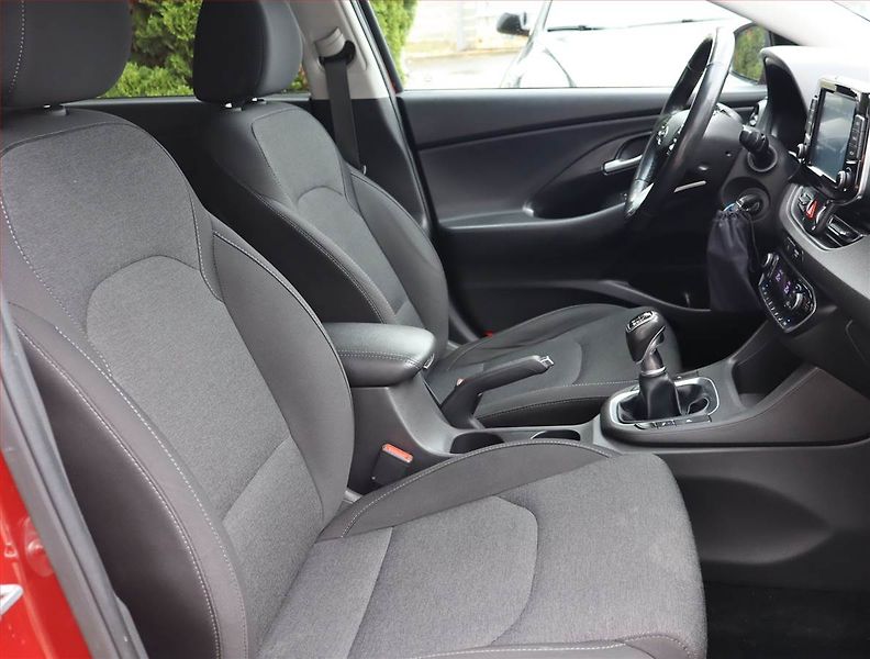 Hyundai i30 (2021) Family Comfort 1.6 CRDi - fotka 9 z 22