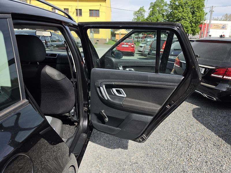 Škoda Fabia 1.4 TDI Parkovací senzory  - fotka 11 z 21