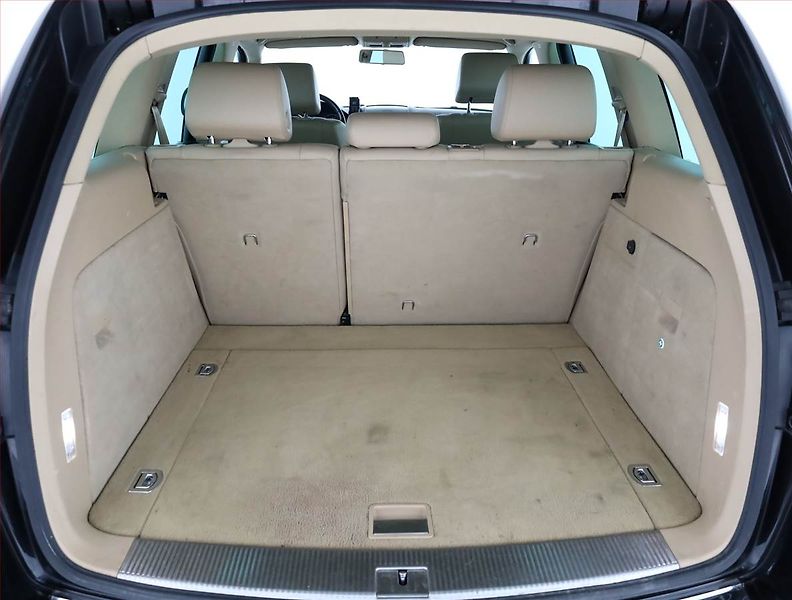 Volkswagen Touareg (2008) 3.0 TDI, 4X4, Automat, Navi - fotka 16 z 17