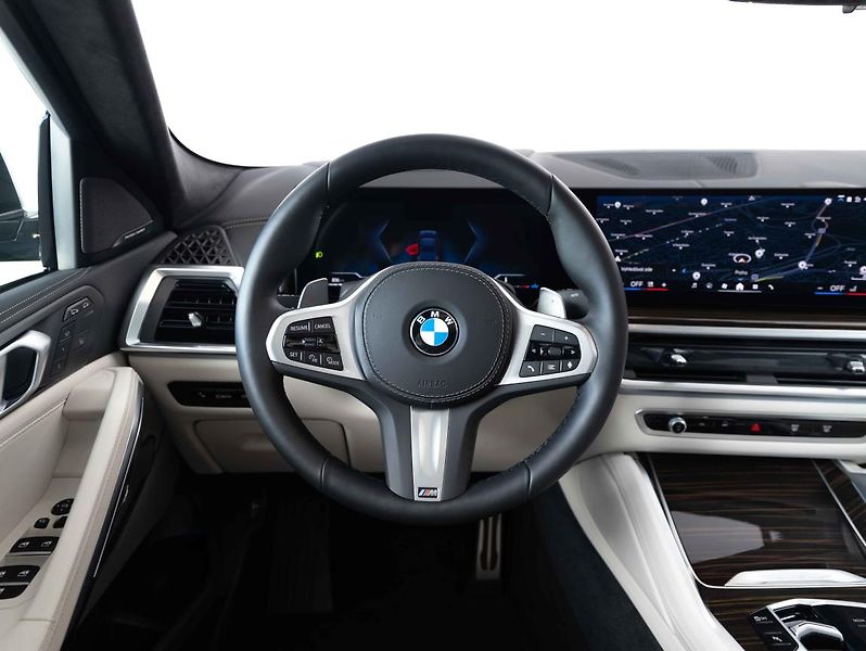 BMW X6 xDrive30d - fotka 13 z 24