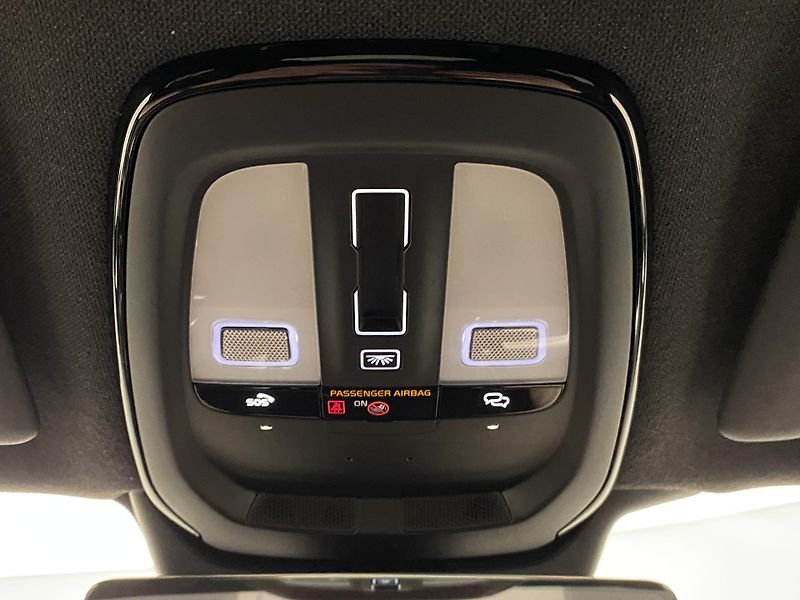 Volvo XC40 (2026) B3 AUT DARK PLUS - fotka 37 z 60