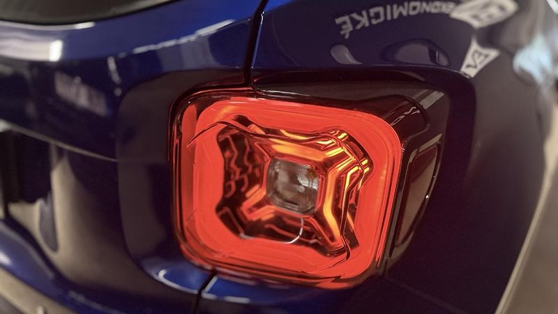 Jeep Renegade (2020) 1.3 T4 PHEV,4x4,50km dojezd - fotka 37 z 59