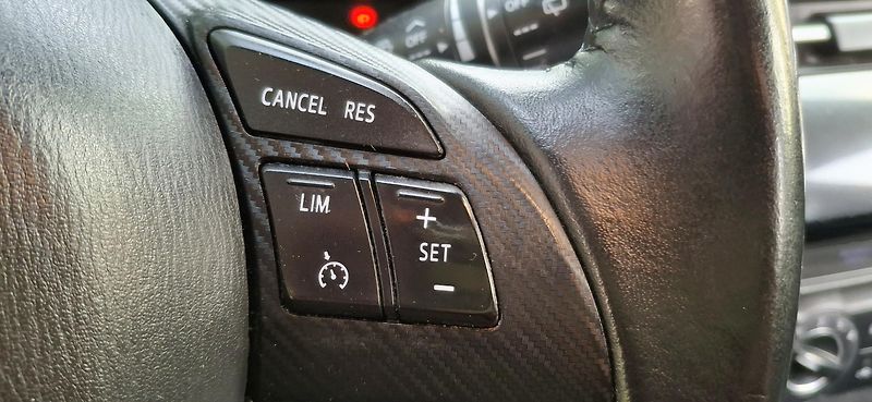 Mazda 2 1.5 66 KW výbava - fotka 29 z 41