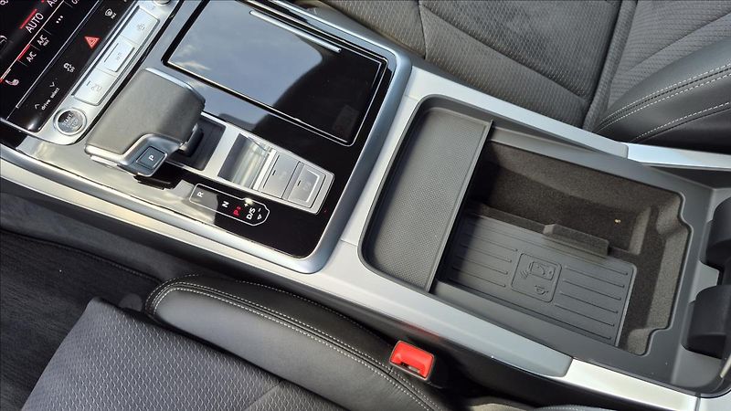 Audi Q8 50 TDI S-LINE 1 MAJ ČR DPH - fotka 17 z 27