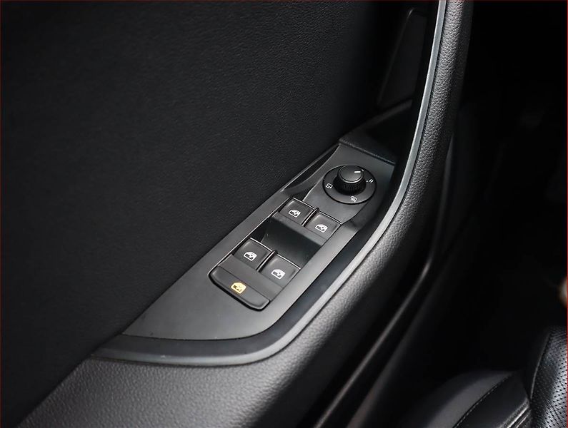 Škoda Superb (2016) Laurin&Klement 2.0 TDI, 4X4 - fotka 19 z 26