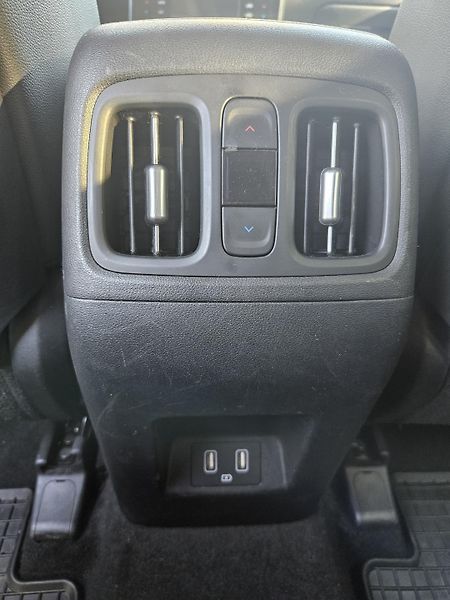 Hyundai Tucson (2021) 1,6 T-GDI 110 kW, manuál, ČR - fotka 26 z 37
