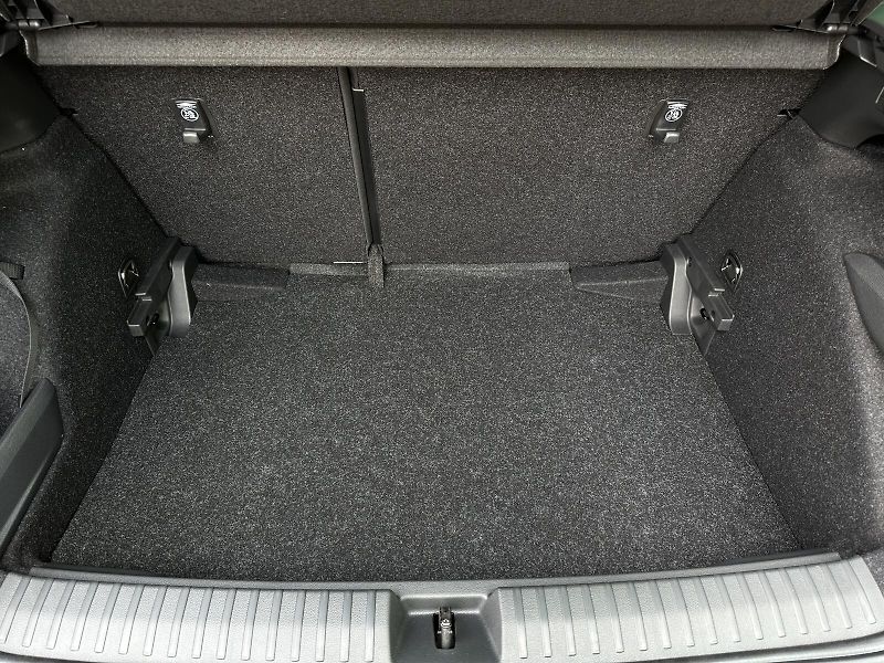 Škoda Kamiq 1.0TSi DSG Monte Carlo 116PS M - fotka 44 z 46