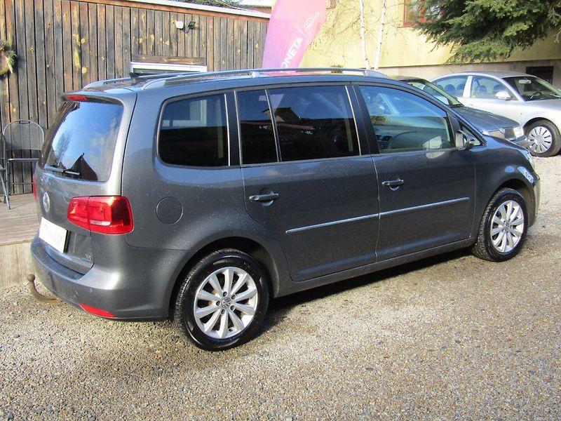 Volkswagen Touran (2011) 1.6 TDI 77kW  ROZVODY - fotka 10 z 47
