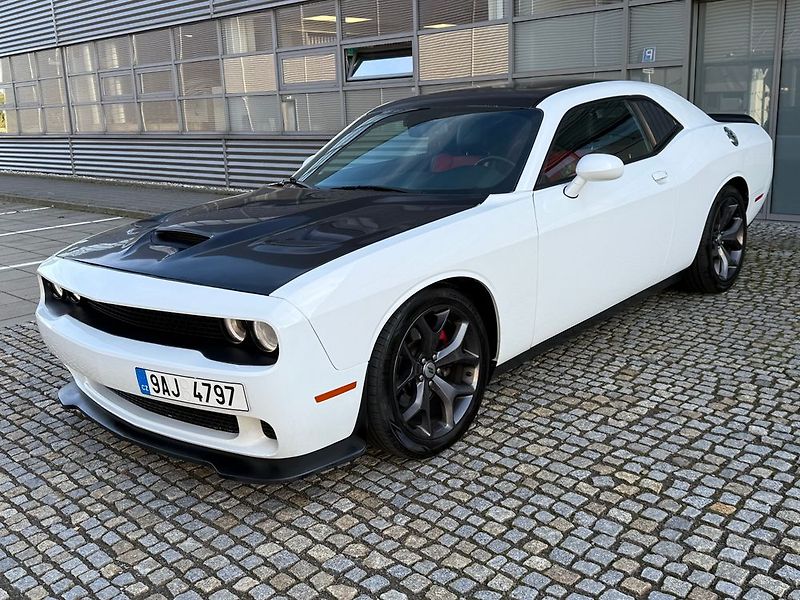 Dodge Challenger (2018) - fotka 2 z 45
