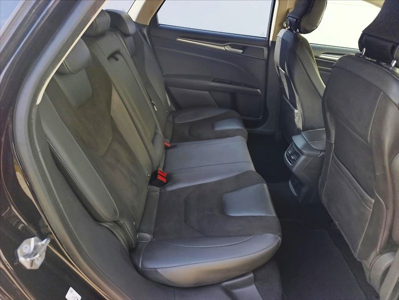 Ford Mondeo 2,0 TDCi Automat Kamera Navi - fotka 25 z 45