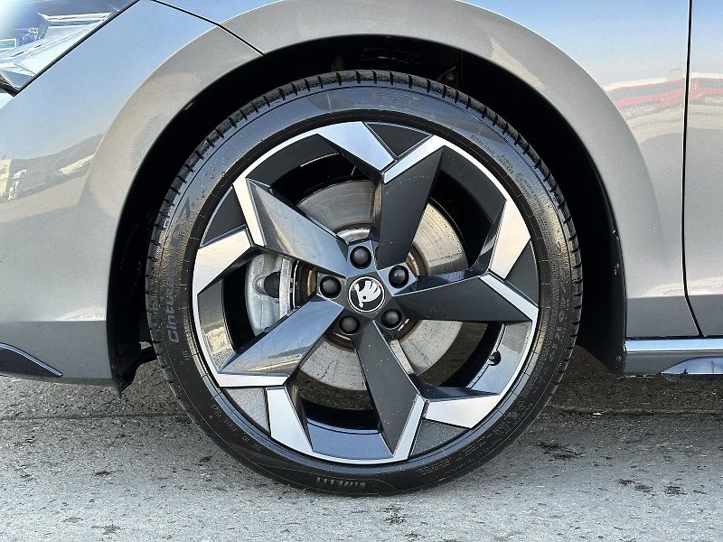 Škoda Superb 2.0TSi 4x4 DSG Sportline 265PS - fotka 10 z 52