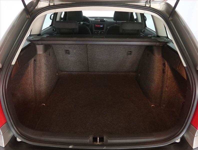 Škoda Octavia (2011) Ambiente 1.6, servisované - fotka 14 z 14