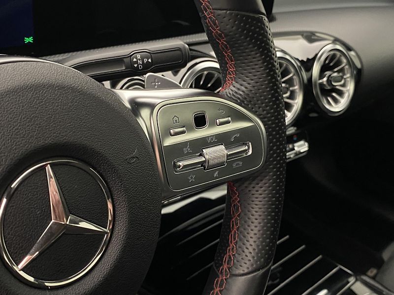 Mercedes-Benz Třídy A A200 AMG 120kW AUT - fotka 20 z 51