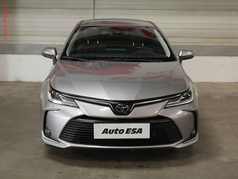 Toyota Corolla (2021) 1.6i, ČR, servis.kniha, LED - fotka 2 z 20