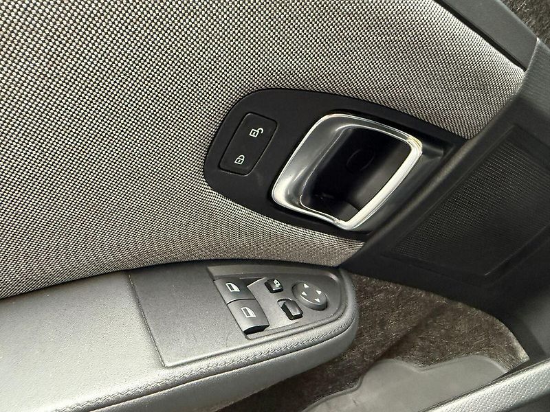 BMW i3 120Ah Kamera Tepelné čerpadlo - fotka 27 z 32