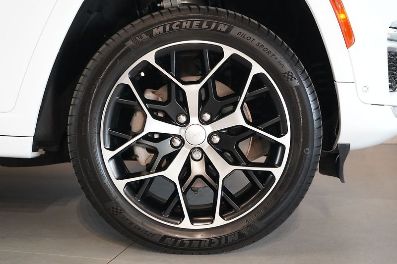 Jeep Grand Cherokee - fotka 7 z 55