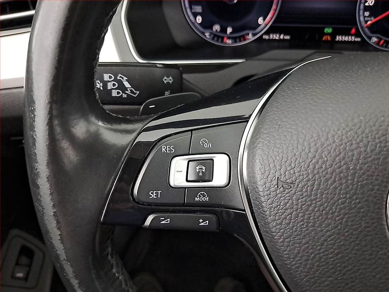 Volkswagen Passat (2016) 2.0 TDI, Automat, Navi - fotka 19 z 22