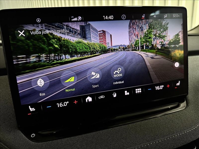Škoda Enyaq IV80 ACC TAŽNÉ MATRIX LED - fotka 26 z 47