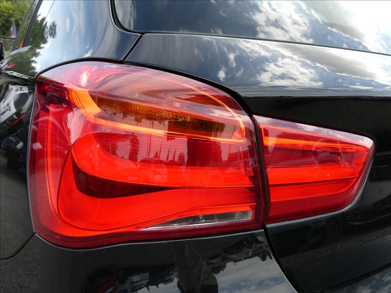BMW Řada 1 1,5 116i 80kW koupeno v ČR - fotka 11 z 39